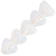 Perles fleurs cloches en verre 5x6 mm - White Opal x10
