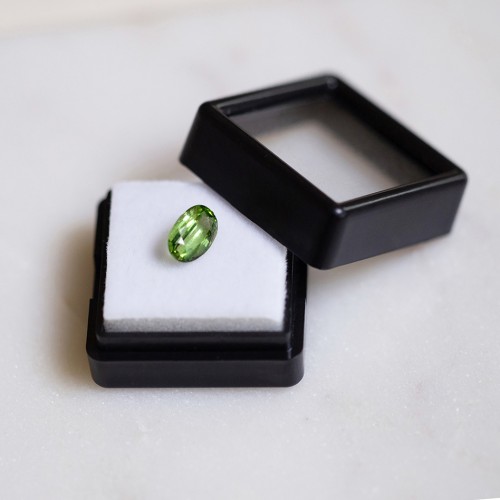 Tourmaline verte ovale 9.3x5.9 mm - 1.35cts