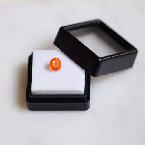 Opale de feu ronde 6.1 mm - 0.5 cts