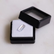 Pierre de lune rectangle 9.8x4.3 mm - 1.21 cts|raw }}