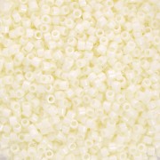 Miyuki Delica 11/0 DB2402 - Light Buttercream Ceylon x8g