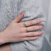 Bague réglable motif religieux T.52 à T58 avec époxy - Acier inox 304L Doré -Blanc