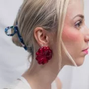 Boucles d'oreilles fleur 48 mm en résine opaque - Marbré Rouge foncé pailleté x2
