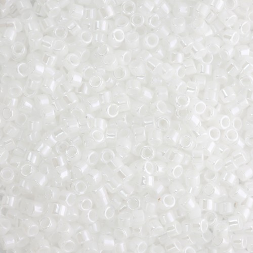 Toho Treasures 1.8 mm TO1T121 - Opaque White Luster x8g