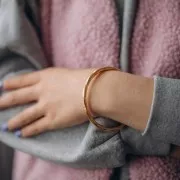 Bracelet jonc strié effet ondulé 64 mm - Acier inoxydable 304L Doré x1