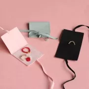 Pochon en suédine pour bijoux 60x60 mm - Noir x1