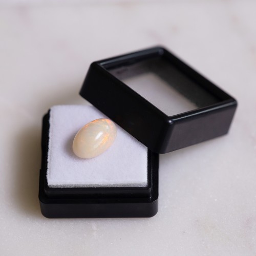 Opale d'Ethiopie ovale 12.9x8.3 mm - 2.9 cts