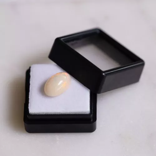 Opale d'Ethiopie ovale 12.9x8.3 mm - 2.9 cts