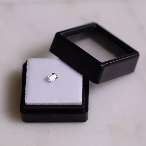 Saphir rectangle 4.1x3 mm - 0.30 cts