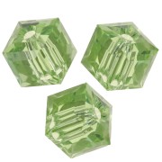 Cube PureCrystal 5601 6 mm - Reinvented Peridot x1