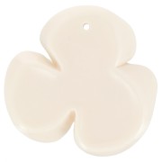 Pendentif fleur 3 pétales 42x43 mm en résine opaque - Crème x1
