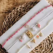 Breloque méduse 14x7 mm avec résine époxy - Doré à l'or fin - Rose x1