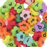 Assortiment de 150 perles fleurs lettres alphabet 11 mm - Multicolore|raw }}