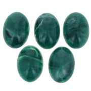 Cabochon ovale 14x10 mm en résine - Vert bouteille marbré x1