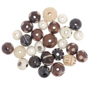Assortiment de perles rondes aplaties 10mm à 12mm en os gravé -Naturel - Noir x49g|raw }}