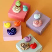 Perles coquillage 15x12 mm en céramique - Orange x5