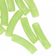 Perles tube incurvé 19x5 mm en acrylique translucide - Vert clair marbré x10