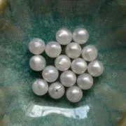 Perles en résine opaque 10 mm - Blanc nacré x8