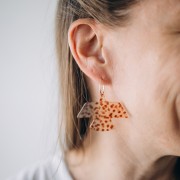 Pendentif aigle 35x50mm en acétate transparente - Marbré Terre d'ombre pailleté x1