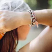 Pendentif poisson 25x10 mm en acrylique - Pailleté Rose x1