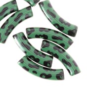 Perles tube incurvé 32x8 mm en acrylique opaque - Motif léopard - Vert - Noir x4