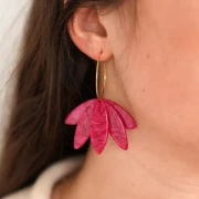 Set de 6 pendentifs feuilles 62x45 mm en acrylique à monter - Pailleté rouge