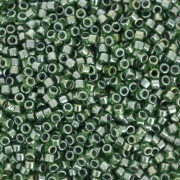 Toho Aiko 11/0 1.6 mm TA011049 - Green Lined Peridot x4g|raw }}