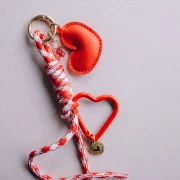 Pendentif coeur bombé 46x47 mm en similicuir - Rose clair x1