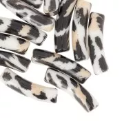 Perles tube incurvé 19x5 mm en acrylique opaque - Motif léopard - Noir - Beige x4