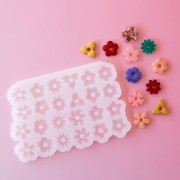 Moule en silicone Géa Creations pour réaliser des pendentifs mix de fleur 2 x1