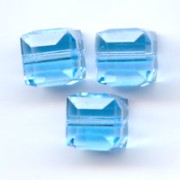 Cubes Swarovski 5601 4 mm Aquamarine  x8|raw }}