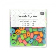 Assortiment 165 perles plates - lettres alphabet - 7 mm Multicolore|raw }}