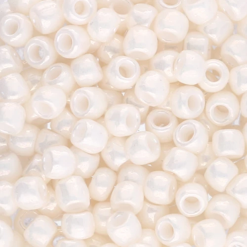 Rocaille Toho 6/0 TO6R0122 - Opaque Navajo White Luster x8g