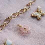 Mes bijoux DIY - Kit bijoux Collier charms Girly en Acier Inoxydable Doré