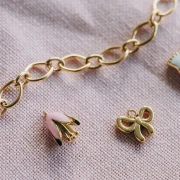 Mes bijoux DIY - Kit bijoux Collier charms Girly en Acier Inoxydable Doré