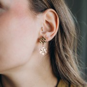 Clous d'oreilles fleur martelée 16x14.5 mm - Doré à l'or fin x2