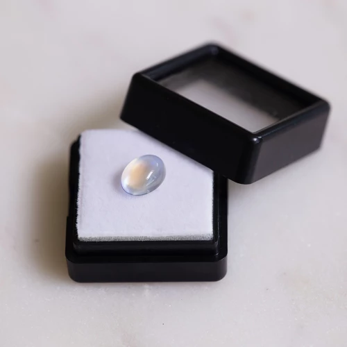 Pierre de lune ovale 9x6.9 mm - 1.80 cts