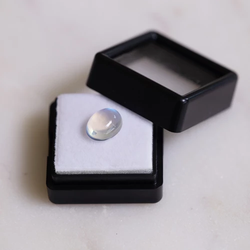 Pierre de lune ovale 9.9x8.1 mm - 2.75 cts