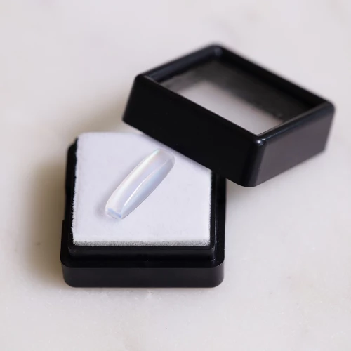 Pierre de lune baguette 16.6x4.8 mm - 2.80 cts