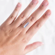 Pierre de lune baguette 16.6x4.8 mm - 2.80 cts