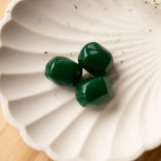 Perle baroque irrégulière en résine opaque 19x15 mm - Vert émeraude x1