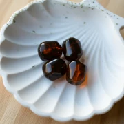 Perle baroque irrégulière en résine translucide 19x15 mm - Ambre marbré x1