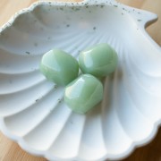 Perle baroque irrégulière en résine translucide 22x17 mm - Lichen marbré x1