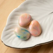 Perle plate irrégulière 25x20 mm en résine opaque - Marbré Multicolore nacré x1
