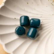 Perles tubes 16x14 mm en résine opaque - Bleu paon x4