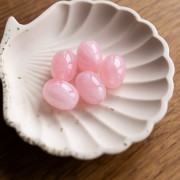 Perle olive 21x15 mm en résine translucide - Rose clair marbré x1