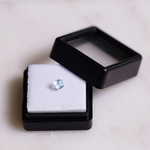 Aigue Marine coussin 4.1x3.9 mm - 0.40 cts
