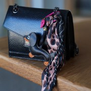 Attache paracorde pour porte clés et grigri de sac - 22 cm - Rose clair Blanc x1