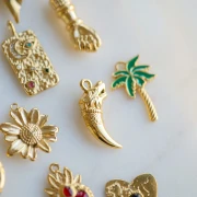 Pendentif palmier 25x17 mm avec résine époxy - Acier inoxydable 304 Doré - Vert x1