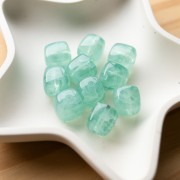 Perles cubes irréguliers 16x17 mm - Acrylique translucide - Marbré lichen x10